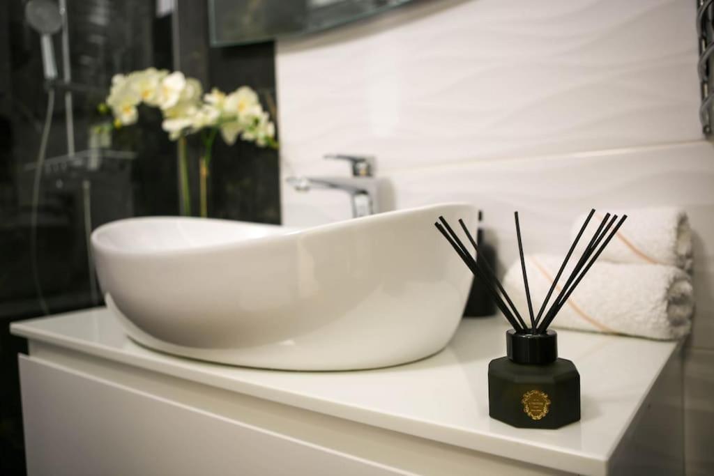 New & Luxury Apartment Tony Split Eksteriør bilde