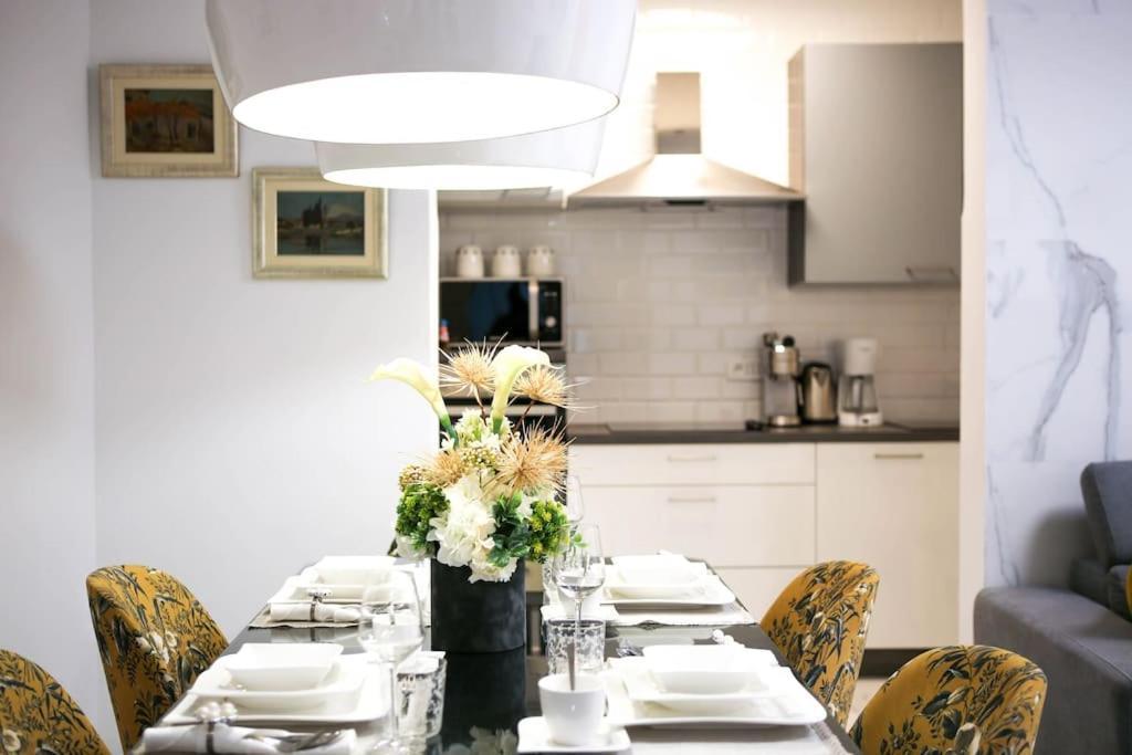New & Luxury Apartment Tony Split Eksteriør bilde