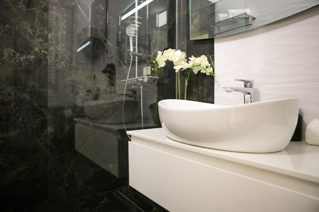 New & Luxury Apartment Tony Split Eksteriør bilde