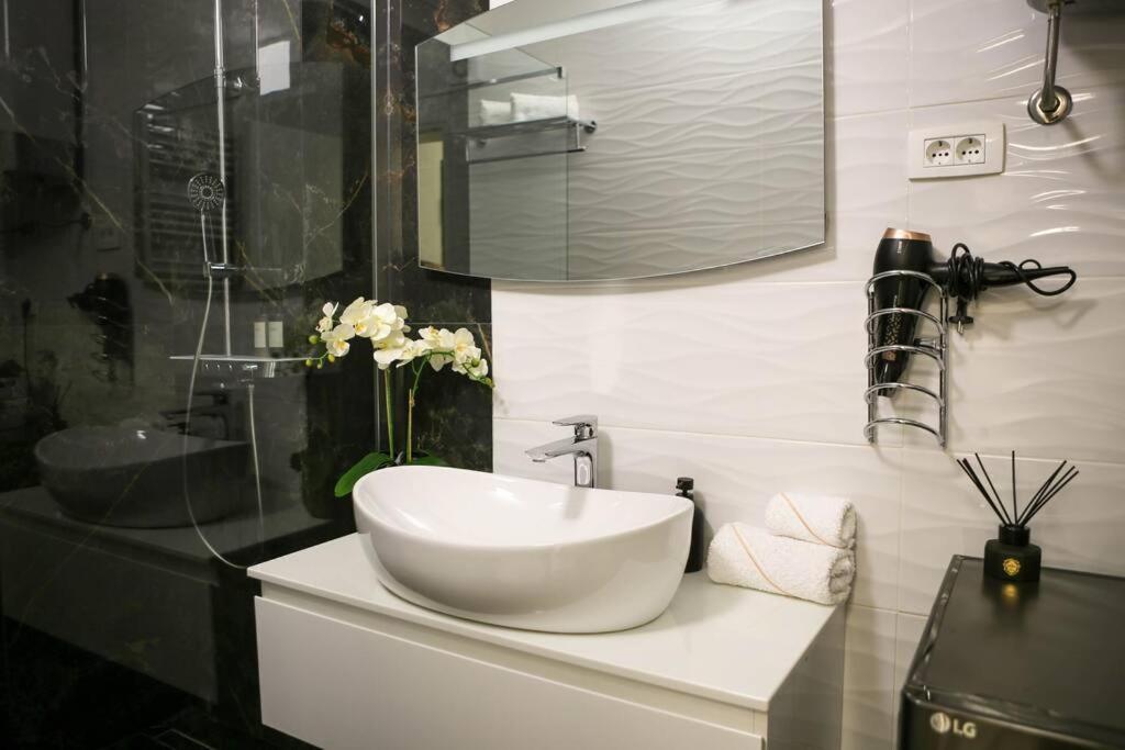 New & Luxury Apartment Tony Split Eksteriør bilde